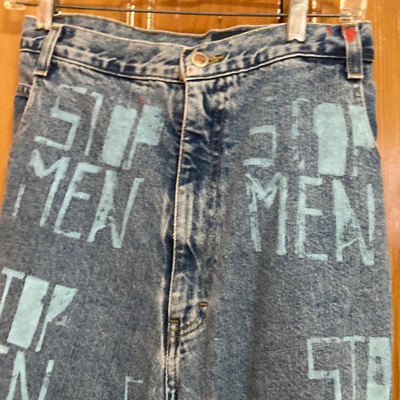 Selling a pair of blue jeans with some amazing screen printing! Sz 24 regular. - Picture 1 of 12